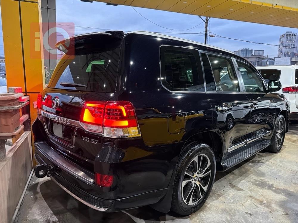 تويوتا لاندكروزر